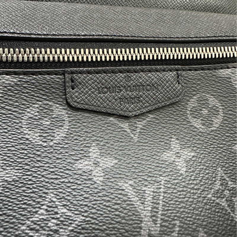 Lv 男生郵差包-15