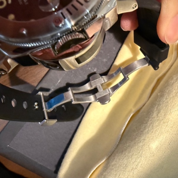 沛納海 Panerai 已保養含盒子錶帶全新 小工具-9