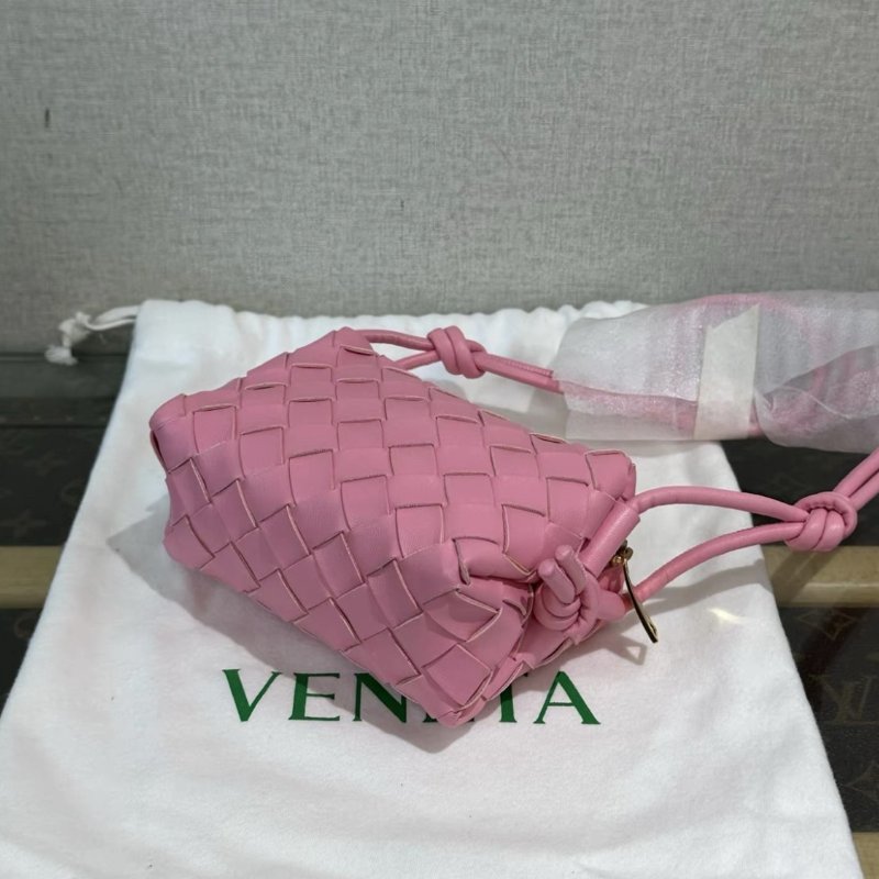 BV 粉色candy loop 經典編織肩背斜背包13*9*6 全新閒置配件塵袋-1