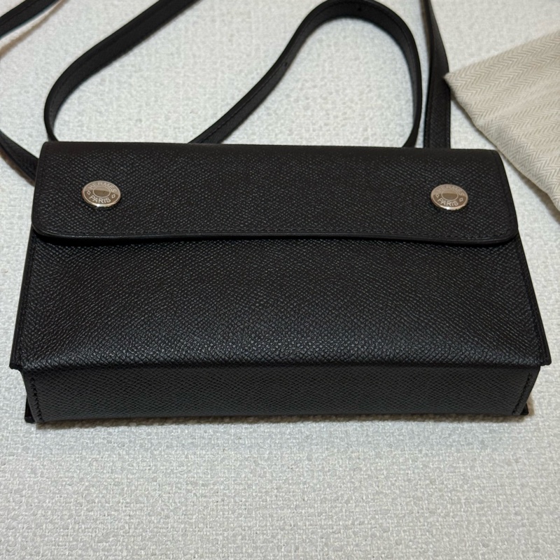 解放雙手小包HERMES Snap Wallet黑色全皮銀扣斜背包-1