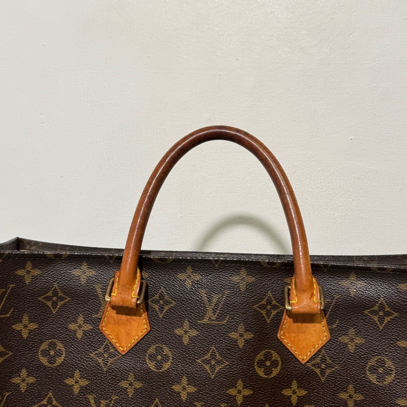 LV咖啡老花大款琴譜包-1