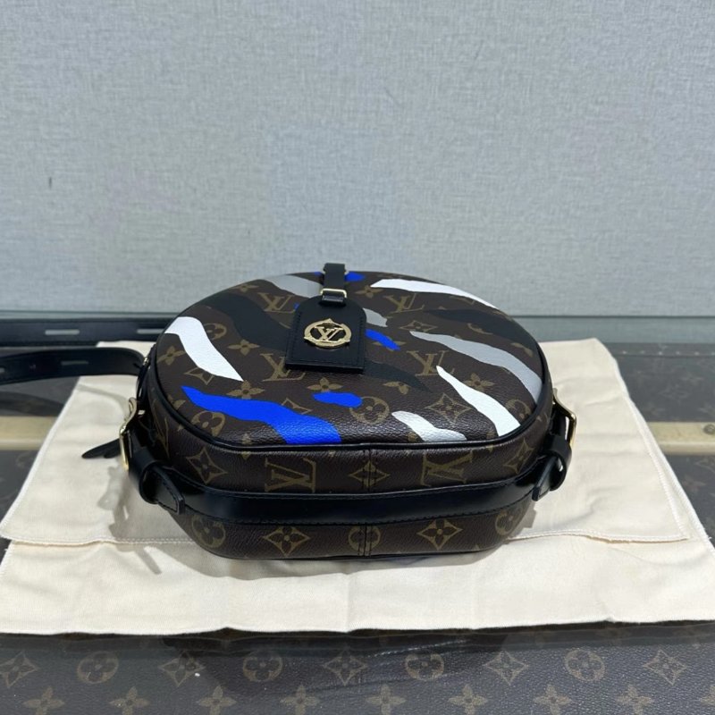 LV 英雄聯盟聯名款限量圓餅包 20*20*7 98新配件塵袋-3