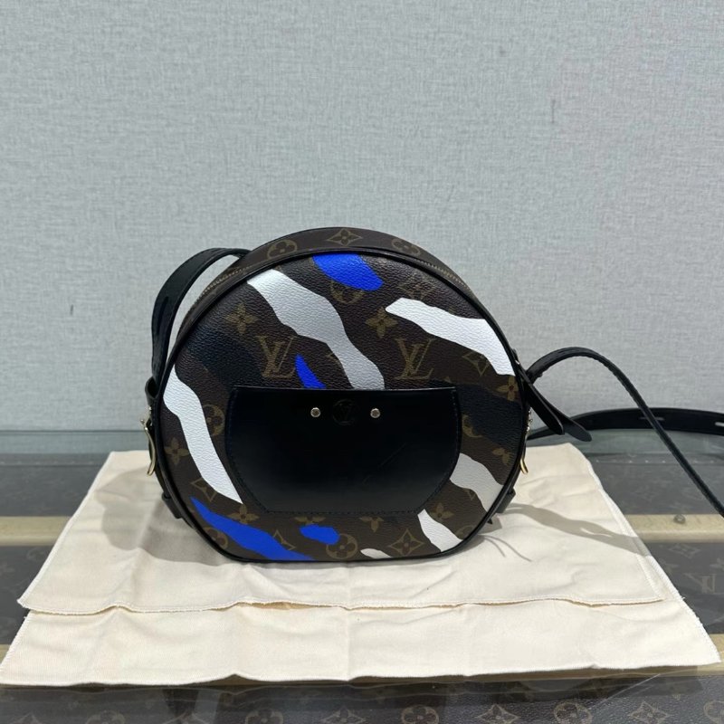 LV 英雄聯盟聯名款限量圓餅包 20*20*7 98新配件塵袋-5