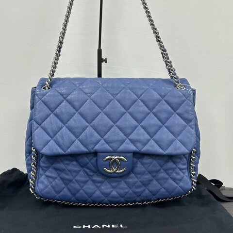 Chanel 藍色鏈條滾邊機場包 35*25*10 98新配件塵袋