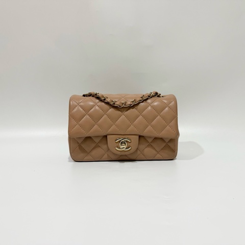 CHANEL奶茶色羊皮金釦CF20/A69900