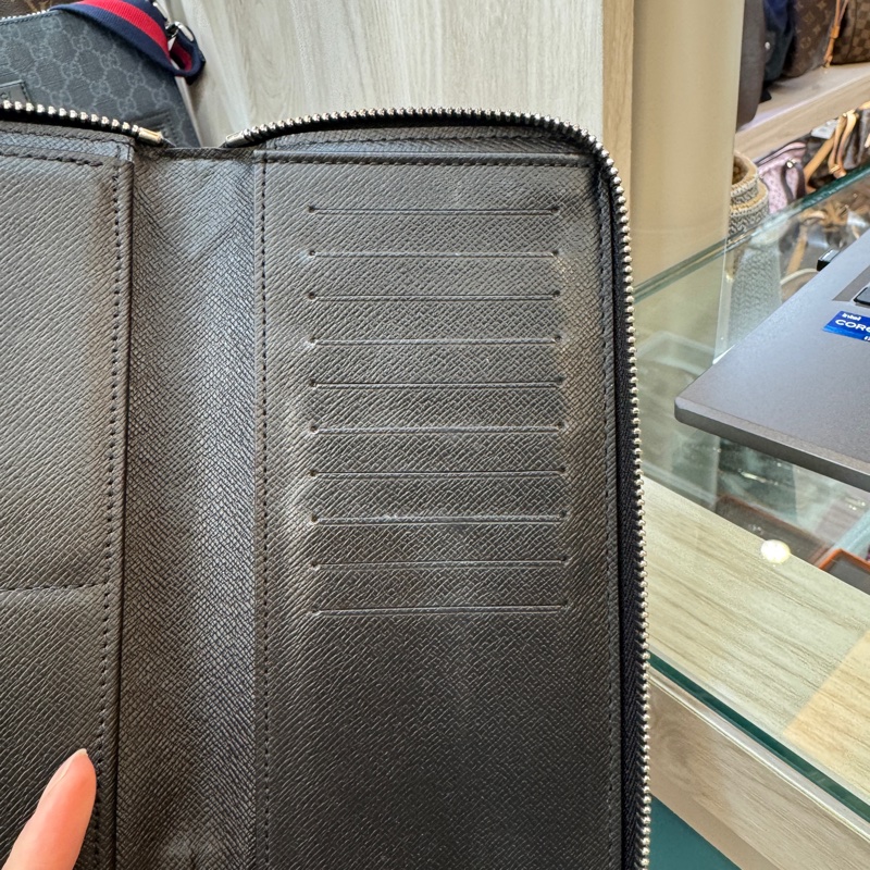 LV黑灰棋盤格直立式14卡ㄇ拉長夾N63095-8