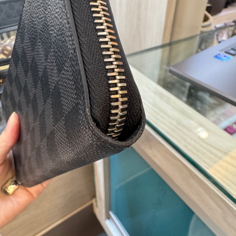 LV黑灰棋盤格直立式14卡ㄇ拉長夾N63095-10