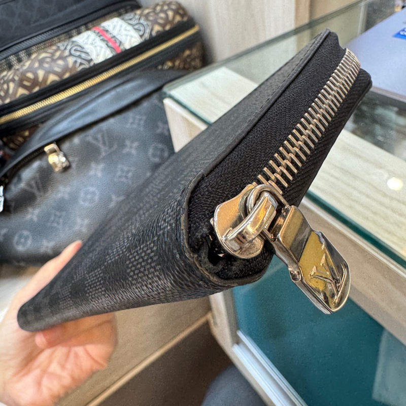 LV黑灰棋盤格直立式14卡ㄇ拉長夾N63095-11