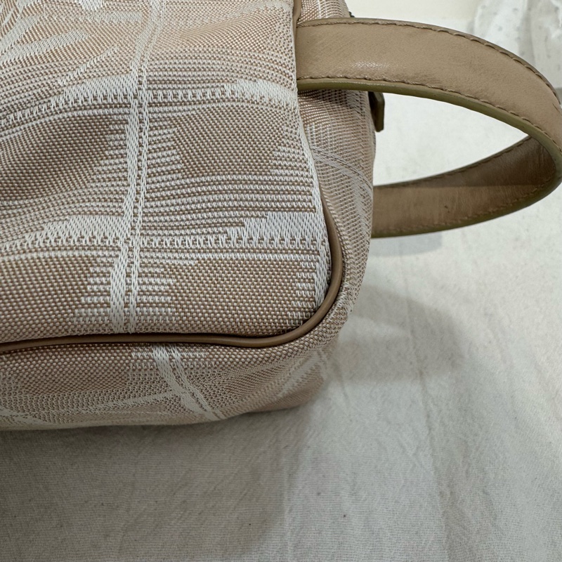 CHANEL 冰磚奶茶皮革手提化妝包-21