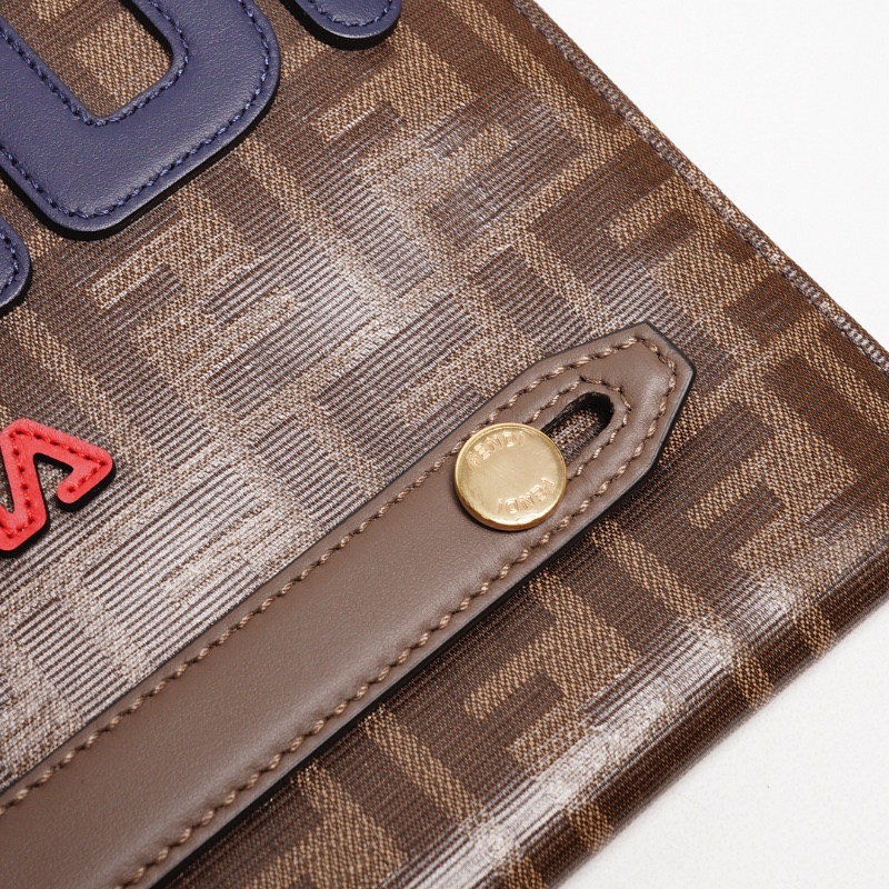 FENDI MONOGRAM斜背包-5