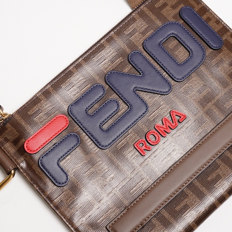FENDI MONOGRAM斜背包-6