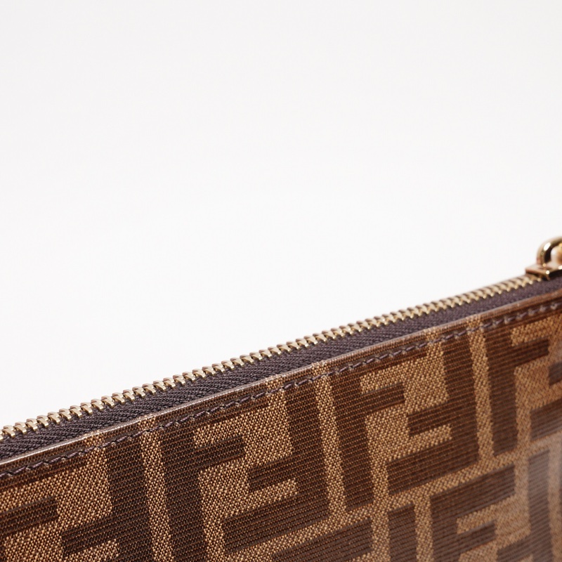 FENDI MONOGRAM斜背包-8