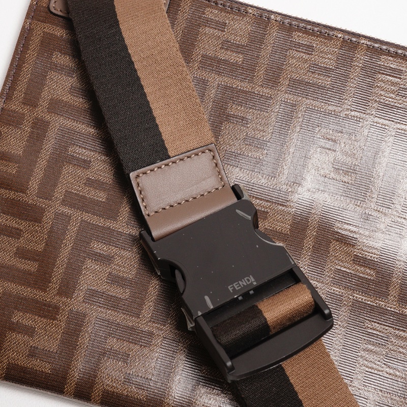 FENDI MONOGRAM斜背包-9