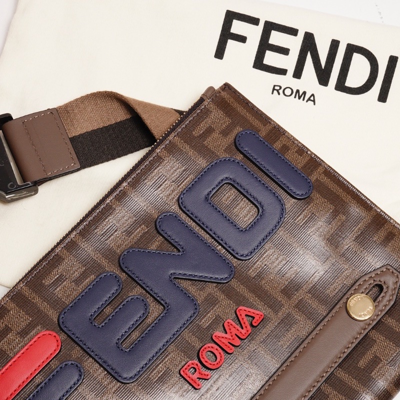 FENDI MONOGRAM斜背包-10