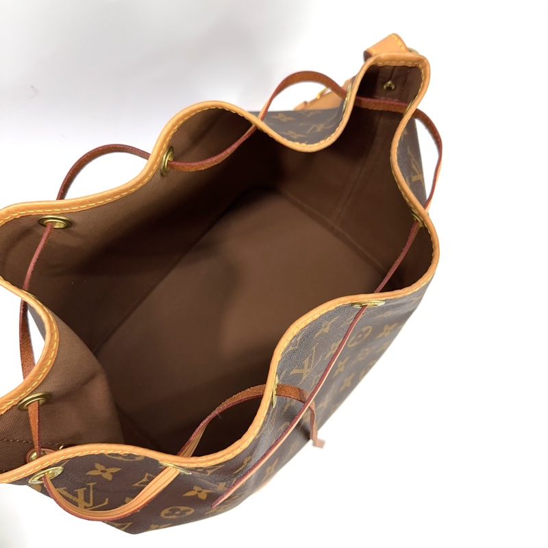 LV 原花Petit Noe 金釦斜背水桶包 M46984-7