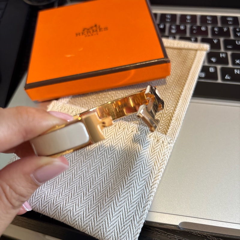 Hermes CLIC琺瑯手環玫瑰金/奶油白-11