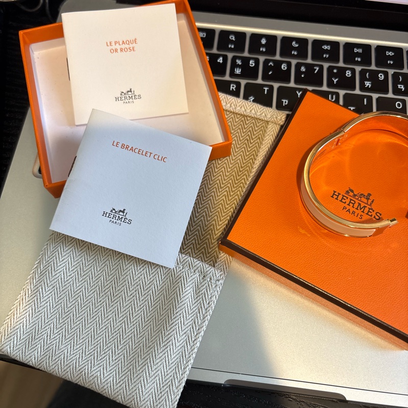 Hermes CLIC琺瑯手環玫瑰金/奶油白-12