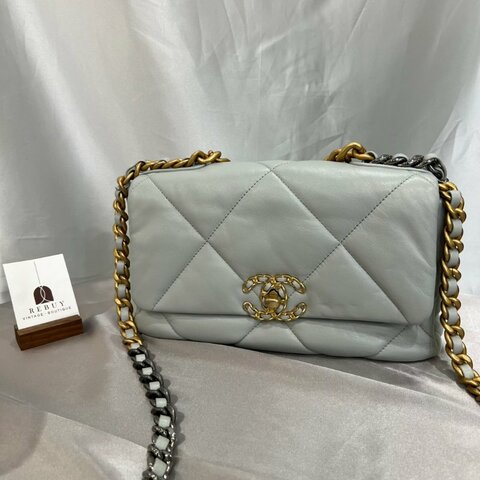 CHANEL 晶片款 淺灰藍羊皮 19包26CM