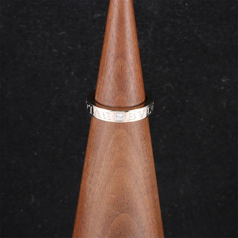 BVLGARI(寶格麗) 18KBVLGARI字母單鑽戒指 BVLGARIBVLGARI系列 18K白金/鑽石 51 白金 18KBVLGARI字母單鑽戒指