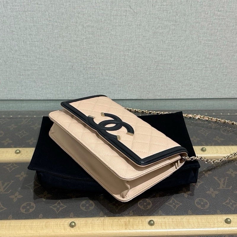 限量售出🆕Chanel奶茶色黑框vanity雙C logo斜挎單肩鏈條包😍-9