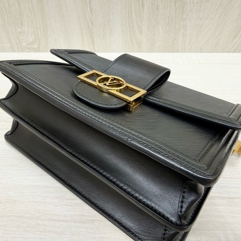 LV黑色金釦epi牛皮達芙妮MM肩側背包 M56141-17