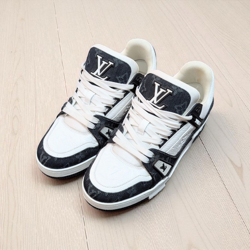 莉亞精品♡LV 黑牛仔Trainer 尺碼5.5-0