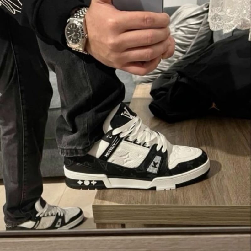 莉亞精品♡LV 黑牛仔Trainer 尺碼5.5-1