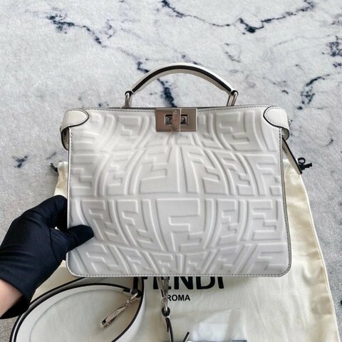 Fendi peekaboo iseeu mini膠囊系列白色FF壓紋 男女同款 26*25*10.5cm 全新配件塵袋