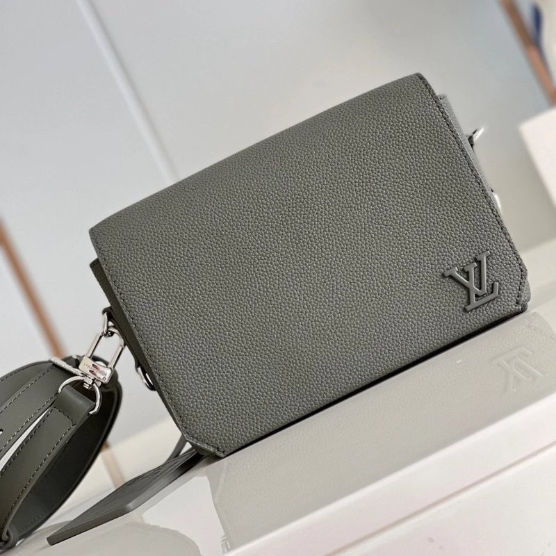 ✨LV Fastline mini綠色銀扣斜背包17.3*12*7 98新 配件塵袋-0