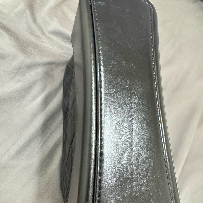 Chanel黑色 菱格紋 新中號芯片款 Gabrielle Hobo 肩背包 流浪包 AS1521-8