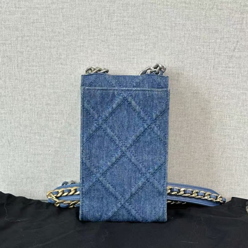 ✨CHANEL 19bag丹寧牛仔斜背手機包10*17*2 98新 配件塵袋-7