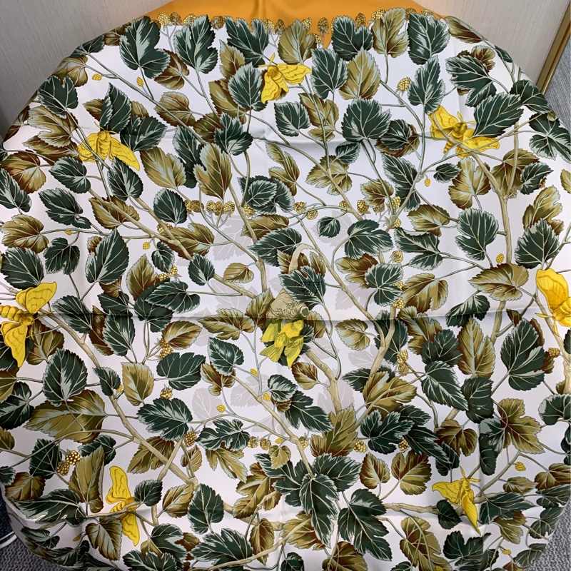 Hermes 黃色 萬物歸一 絲巾 90*90 XA073-1