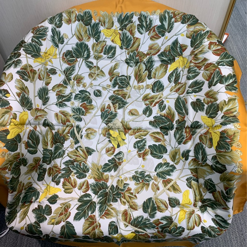 Hermes 黃色 萬物歸一 絲巾 90*90 XA073-2