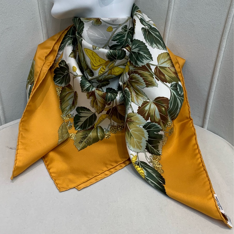 Hermes 黃色 萬物歸一 絲巾 90*90 XA073-7