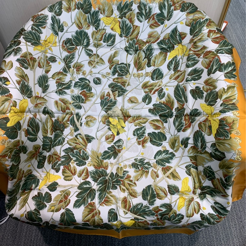 Hermes 黃色 萬物歸一 絲巾 90*90 XA073-10