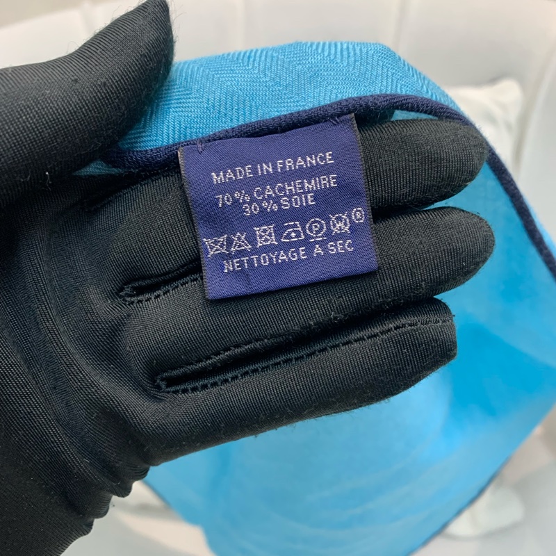 Hermes 人字紋 彩藍色菱形圍巾 O859-4