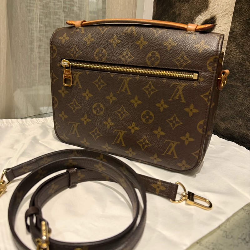 💎LV手提斜背郵差包-2