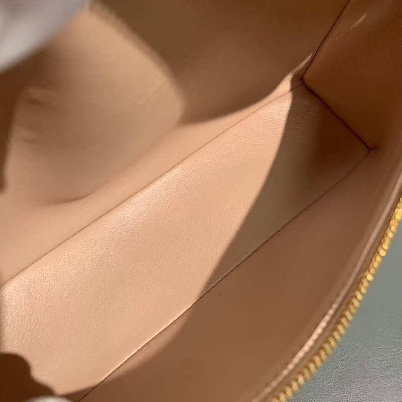 Loro Piana諾悠翩雅Extra Pocket L19奶油蜜蜂色鹿皮金扣 lp19 便當包 金扣-3