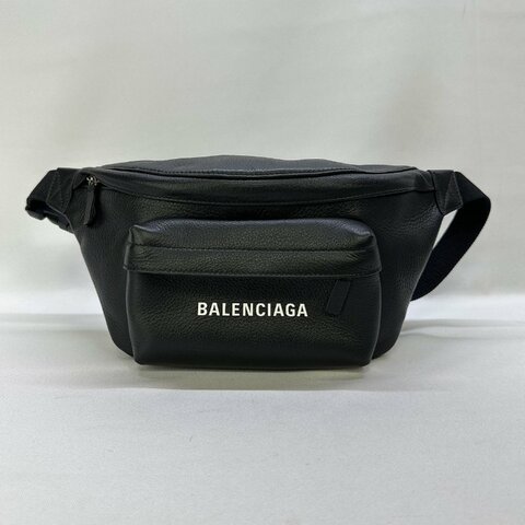 BALENCIAGA Everyday皮革胸包