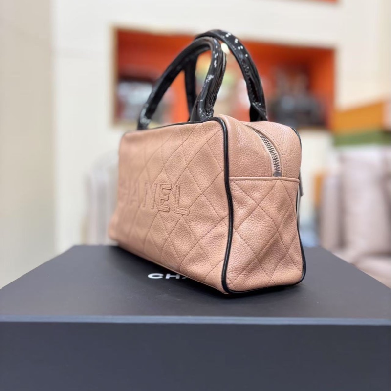 香奈兒Chanel奶茶字母保齡球波士頓小號手提包-3