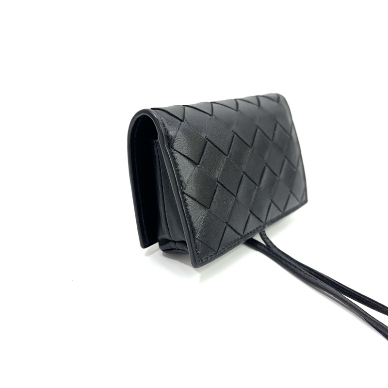 BV 黑羊皮編織下蓋綁帶Mini斜背包-2