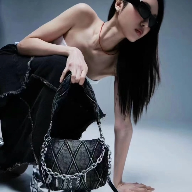 Diesel Charm-D 掛飾logo單肩包 小號 黑色-4