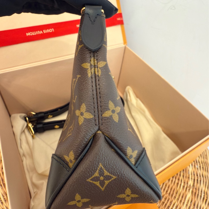 近新LV Boulogne NM MNG老花經典黑邊牛角包M45831-9