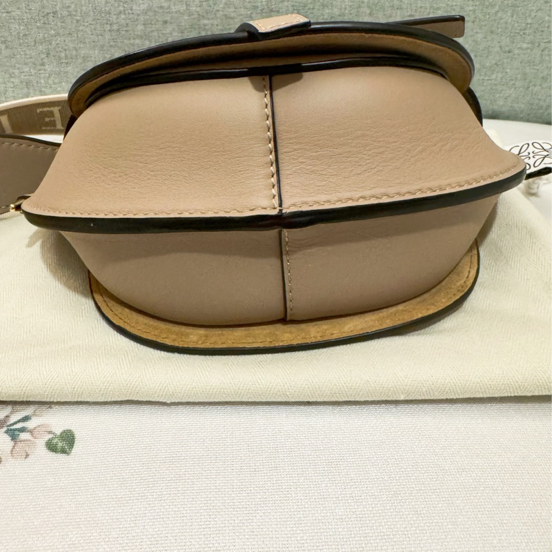 95% new Loewe MIni Gate Sand-3