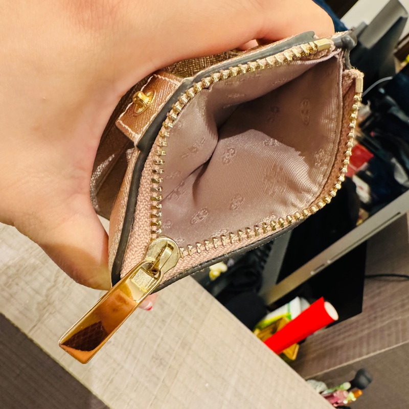 TORY BURCH 玫瑰金防刮皮短夾-2