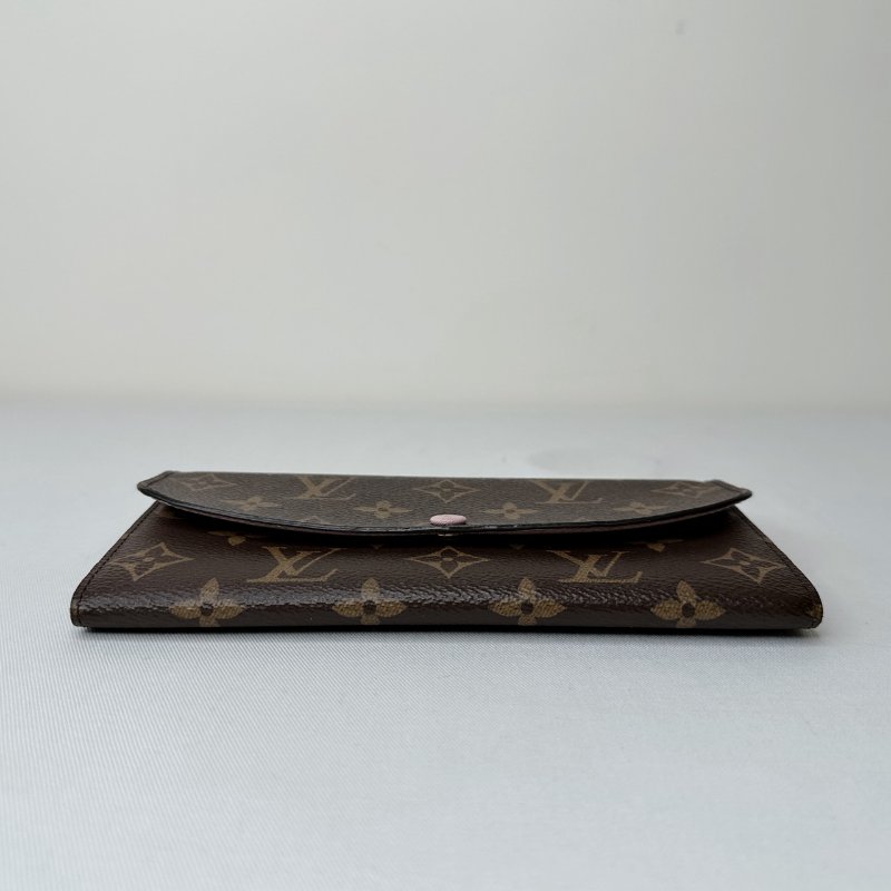 LV Emilie粉釦翻蓋長夾-10