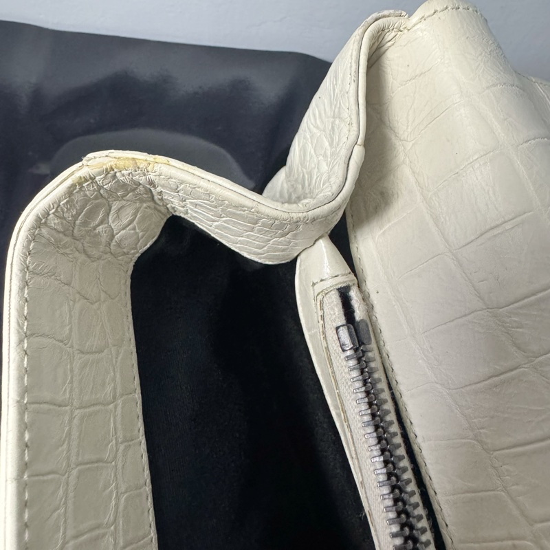 YSL鱷魚皮白色肩背包-15