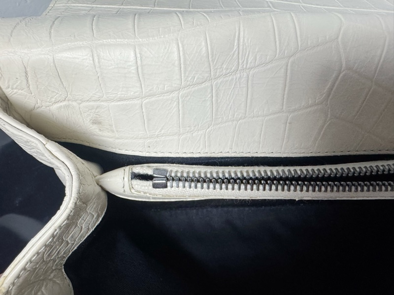 YSL鱷魚皮白色肩背包-18