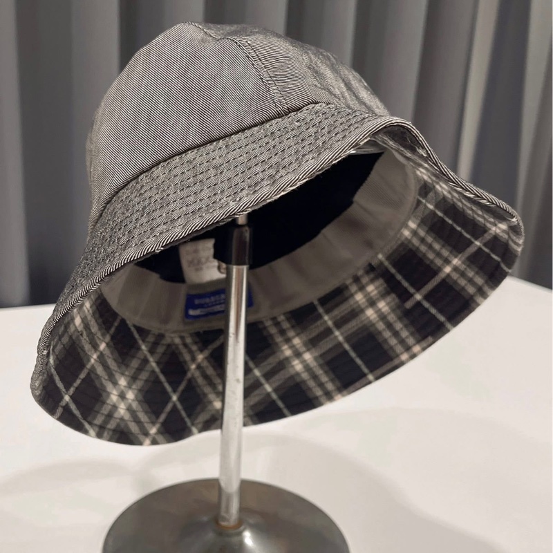 BURBERRY 藍標 格紋戰馬漁夫帽-1