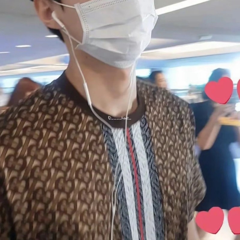 莉亞精品♡Burberry TB滿版logo 短T XS-2